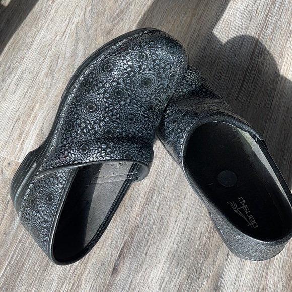 Dansko Clogs Size 37 ( US 6.5-7) - Picture 8 of 16